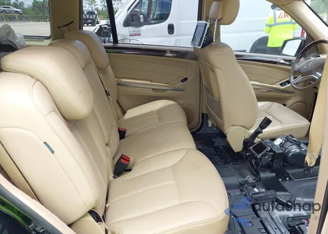 2011 Mercedes-Benz Gl 450 4Matic z USA, uszkodzony, nr VIN 4JGBF7BE9BA686752